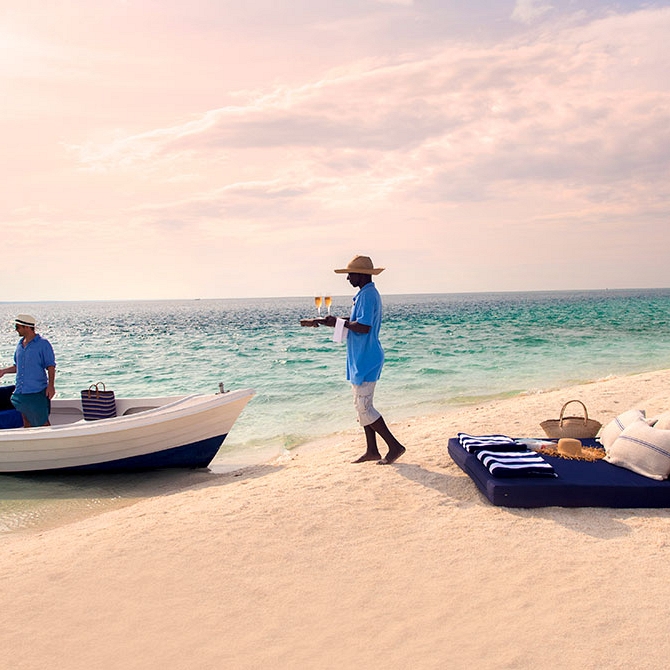 Romantic Beach Picnic in Mozambique - African Luxury Beach Resorts