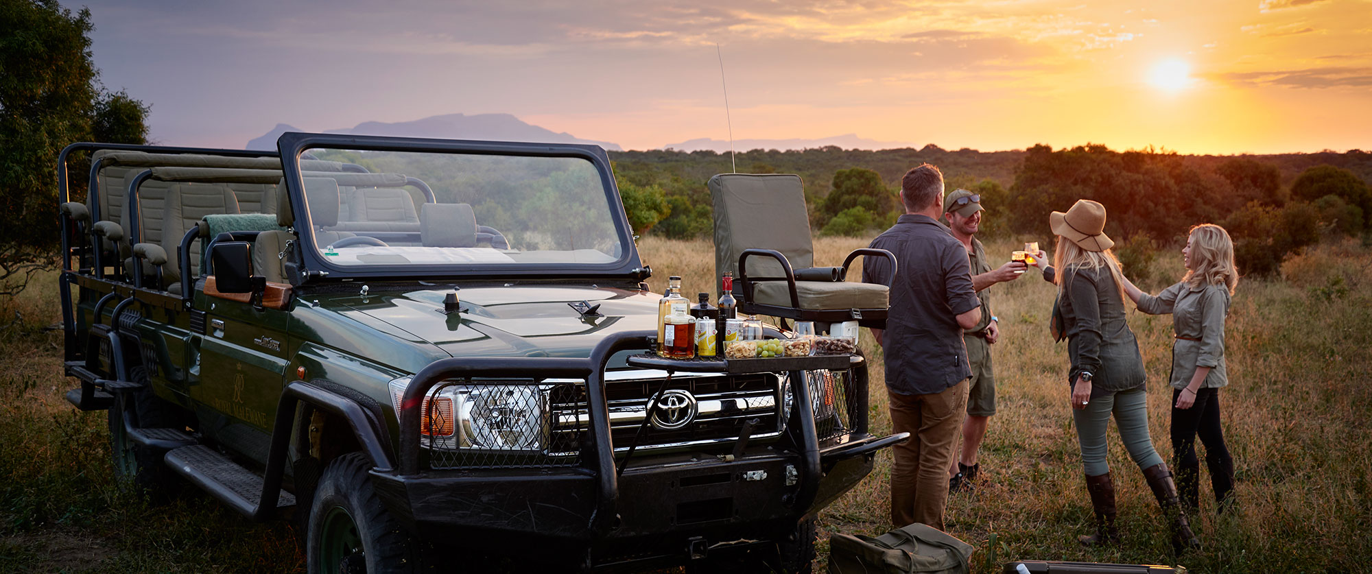 Luxury South Africa Travel Packages - Royal Malewane safari lodge, Thornybush Private Game Reserve - Sundowners on game drive