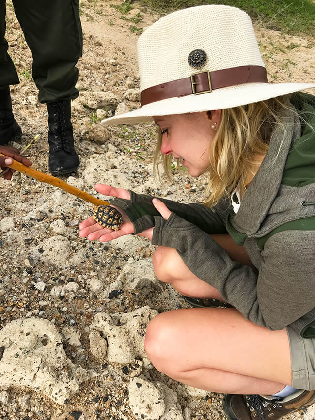 Wear Neutral, Practical Clothing in the Bush